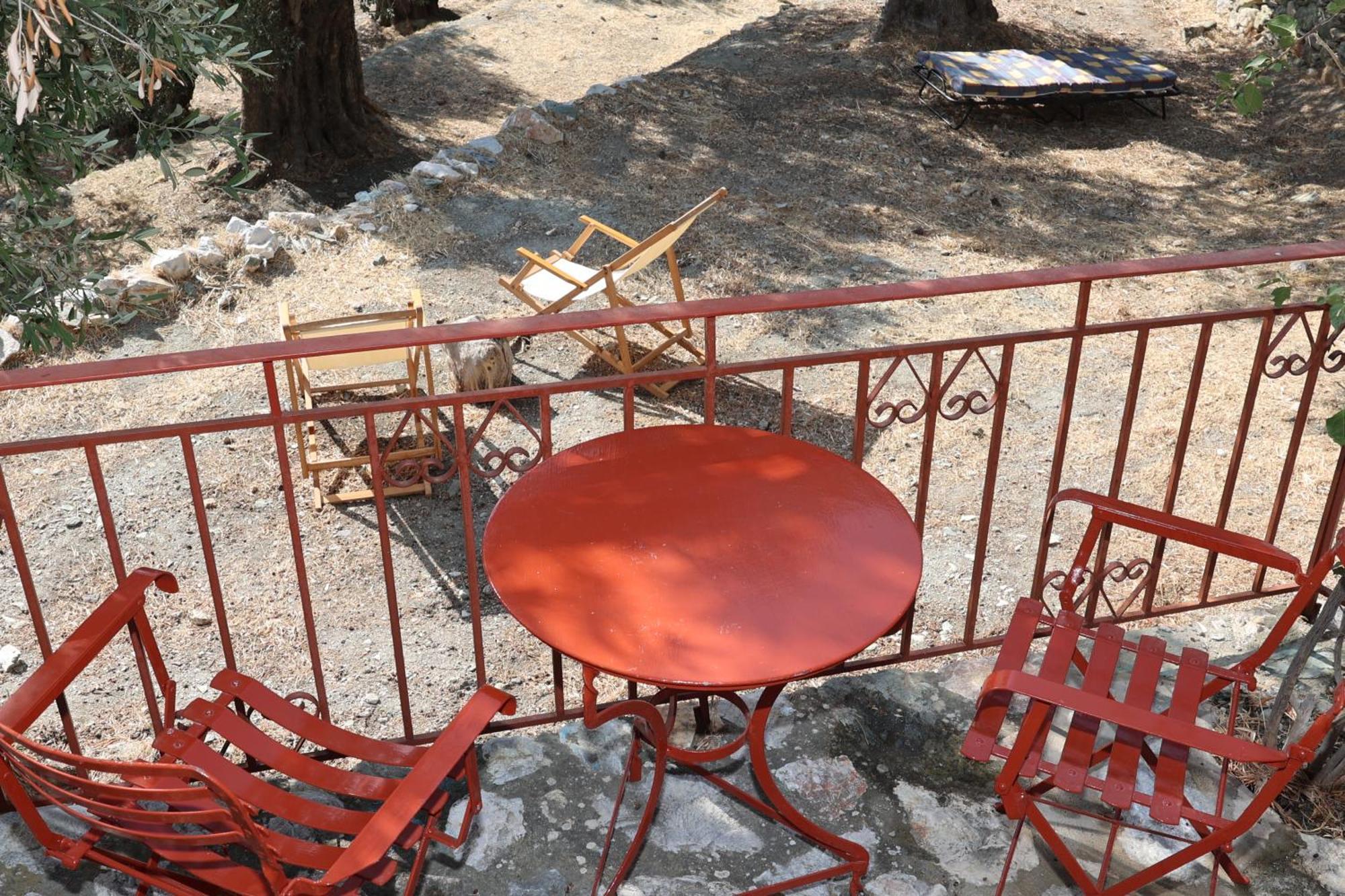 Δωμάτια Κόκκινος Πύργος Plomari Zewnętrze zdjęcie