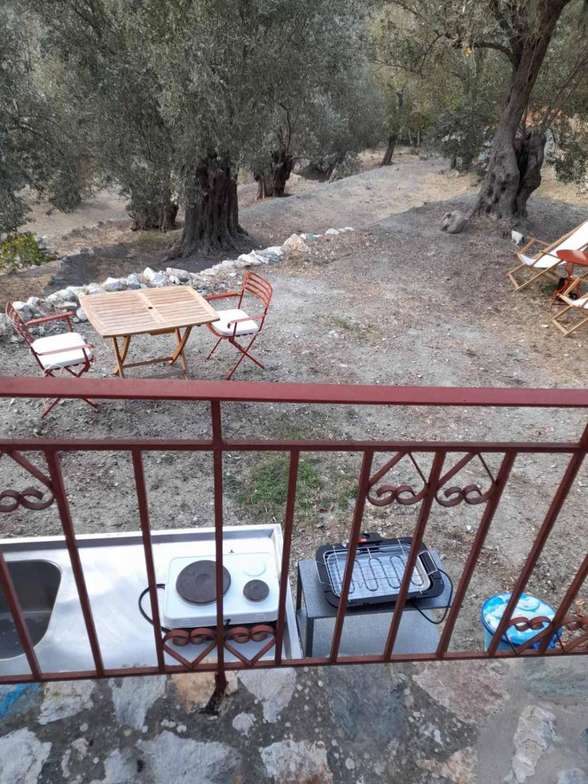 Δωμάτια Κόκκινος Πύργος Plomari Zewnętrze zdjęcie